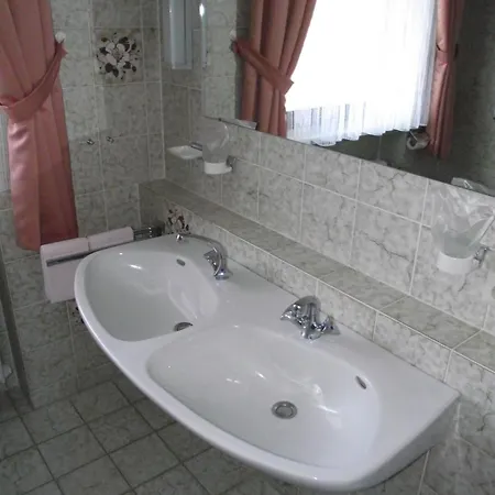 Pfeifles Hoehenhotel 호텔 바이에르스브론